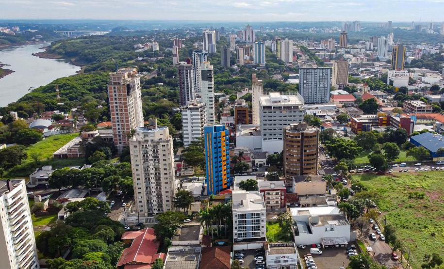 Roberto Dziura Jr AEN