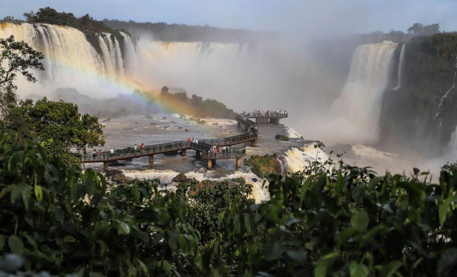 Aumento de 18%: Paraná já recebeu 826 mil turistas estrangeiros em 2025