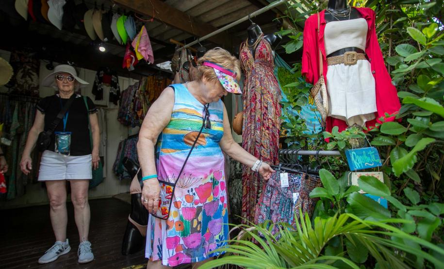 Navio de Cruzeiros na Ilha do Mel