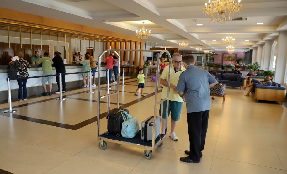 Créditos Ari Dias AEN