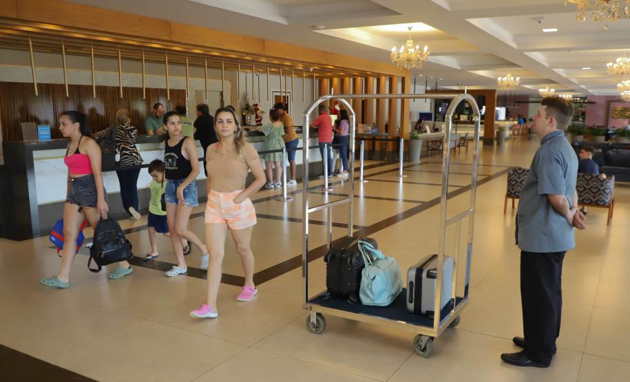 Créditos Ari Dias AEN