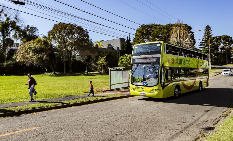 Roberto Dziura Jr AEN